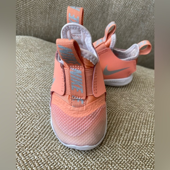 Infant Toddler Nike Flex Runner Sneaker. Unisex Ombré Peach Orange W/Silver. 3C. - Picture 6 of 14